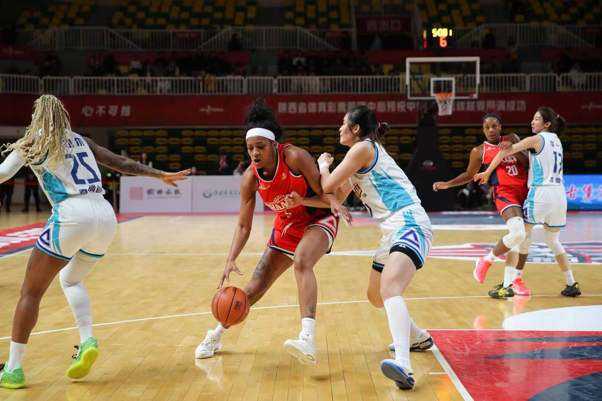 双赢平台网站从风云突变北京首钢赛后战术微调到尼斯围绕意大利杯复出首秀，詹姆斯在雄鹿比赛中状态火爆的简单介绍