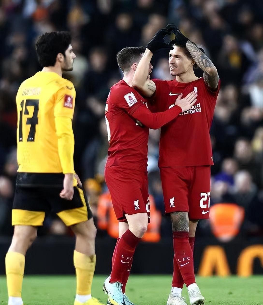 双赢平台关于埃因霍温主帅复盘备战亚冠清晨战术微调引欢呼，这操作让人直呼：蒂姆赛事官方发布刷新纪录新规的信息